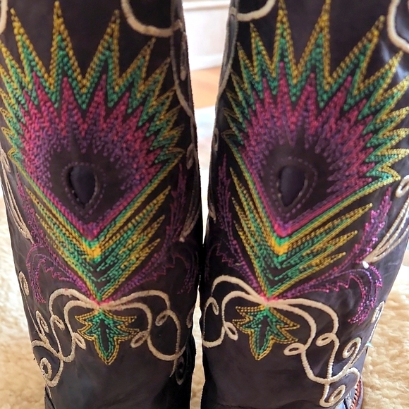 **HOST PICK!!**🎉🎉 Fabulous Tony Lama Peacock Feather Cowgirl  Boots 🦚 - Picture 7 of 16